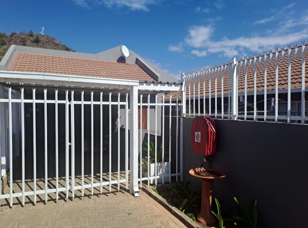 3 Bedroom Property for Sale in Langenhovenpark Free State